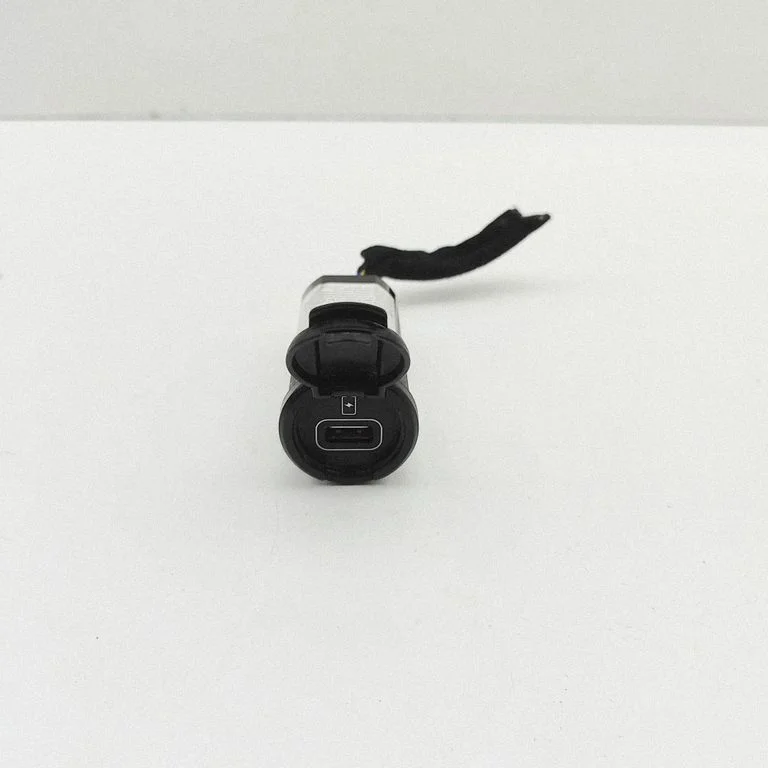 USB-pesa 96125D4000 – KIA Optima (2015-2020)