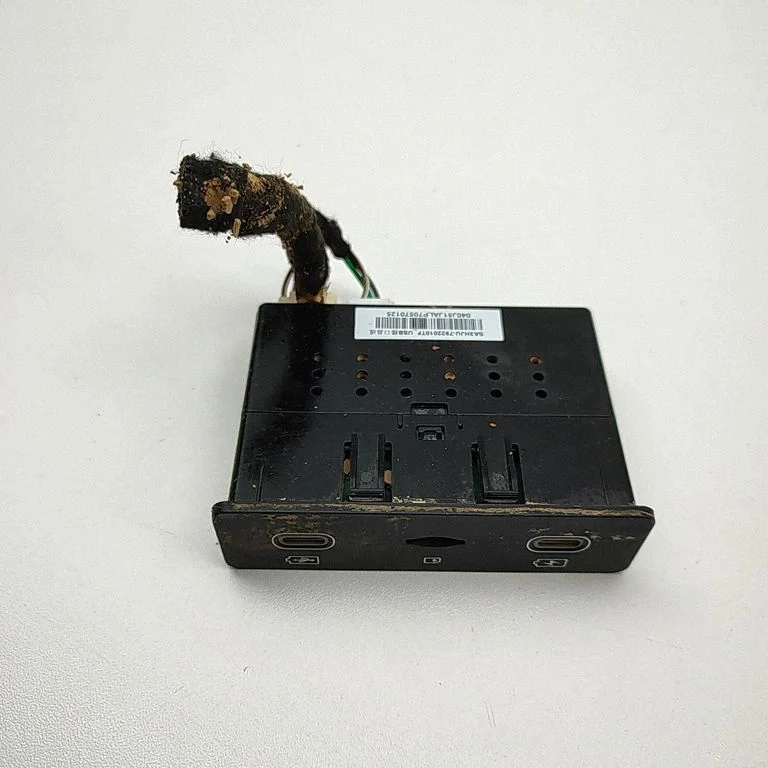 USB-pesa SA3HJU7922010TF