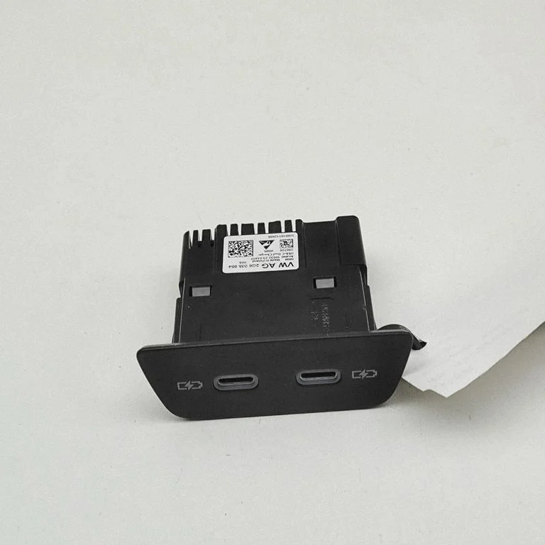 USB ligzda – Cupra Born (2021-)