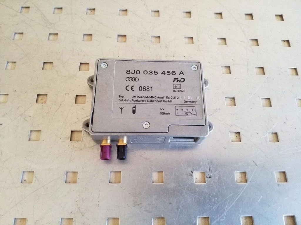 Antenas pastiprinātājs 8J0035456A