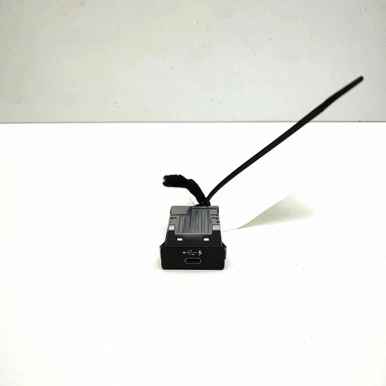 USB socket connector 8711939