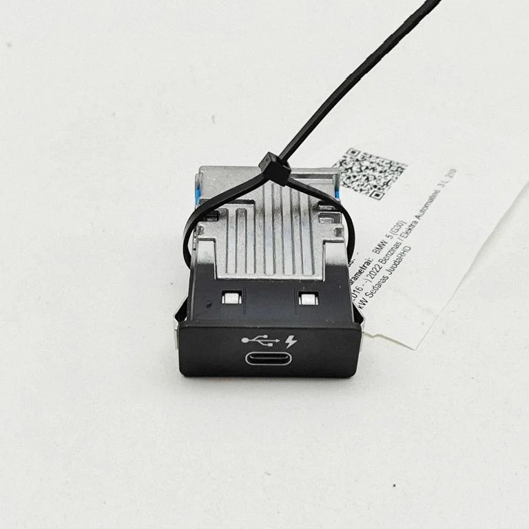 USB socket connector 8711939