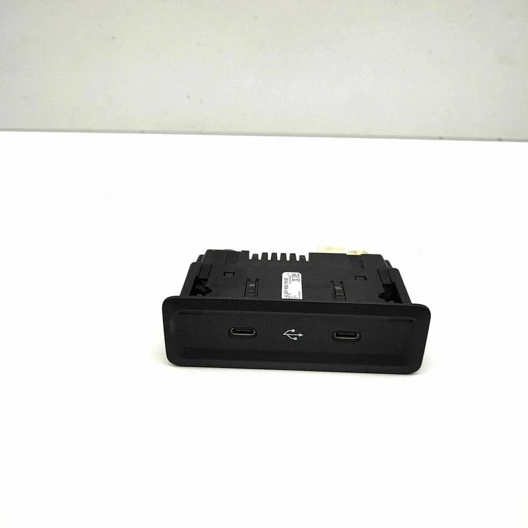 USB ligzda – Mercedes-Benz EQA (2021-)