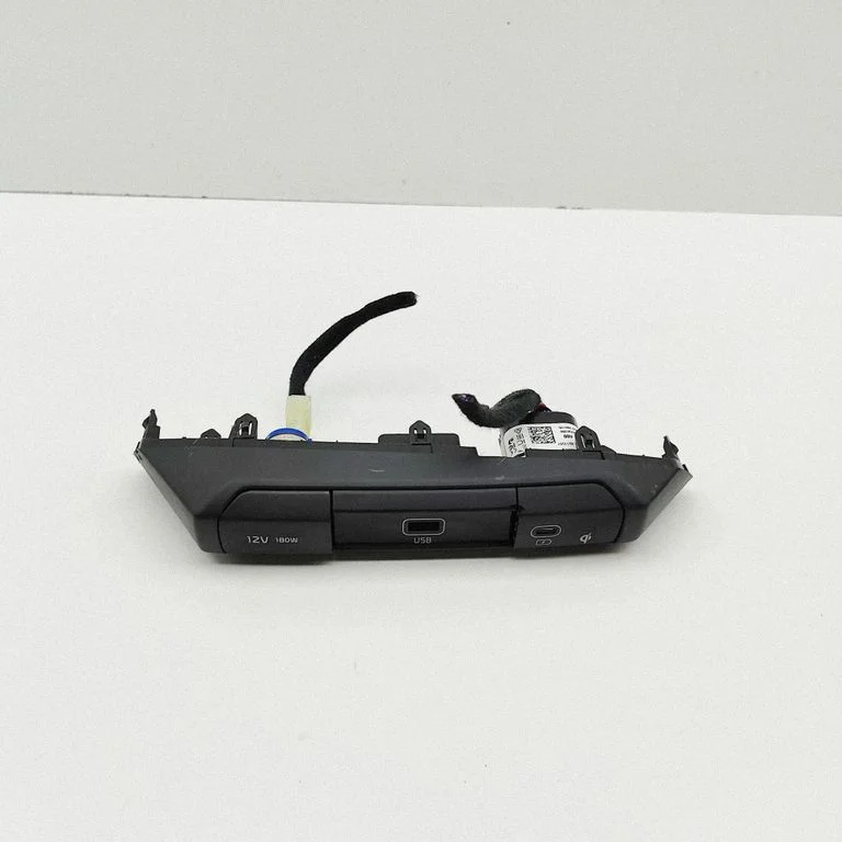 USB ligzda – KIA Niro (2022-)