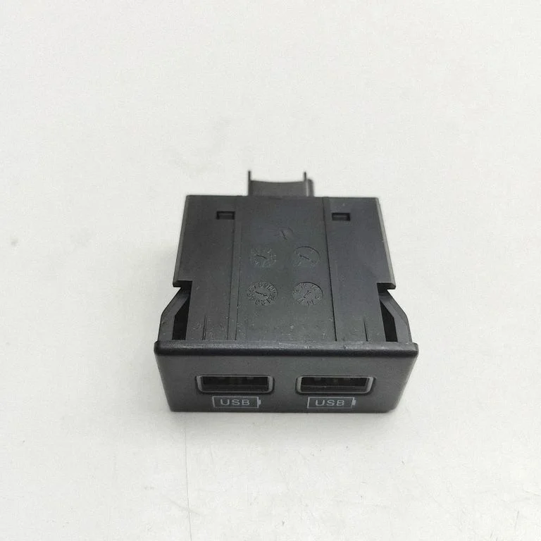 USB ligzda 68145567AA