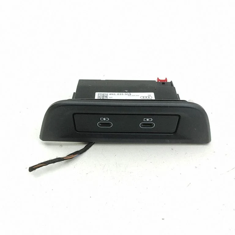 USB ligzda 9J1857503A
