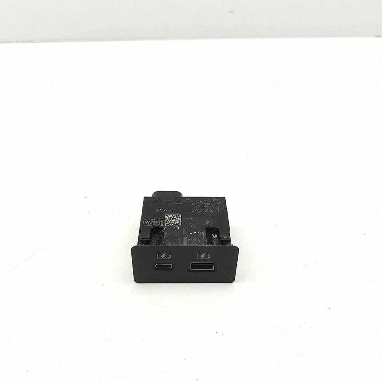 USB ligzda 253316UA0
