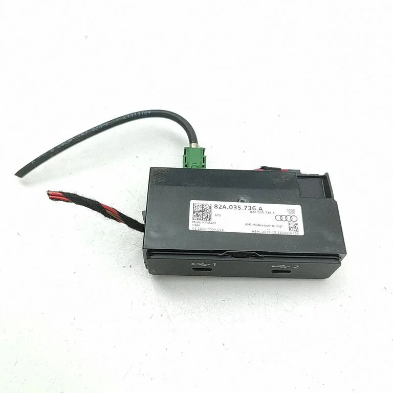 USB-pesa – Porsche Taycan 9J1 (2019-)