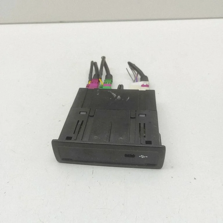 USB-pesa A1678201402