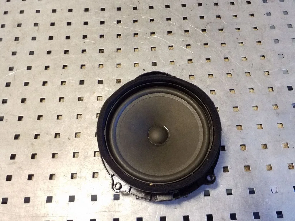 Front door speaker – Land Rover Range Rover Sport L320 (2005-2013)