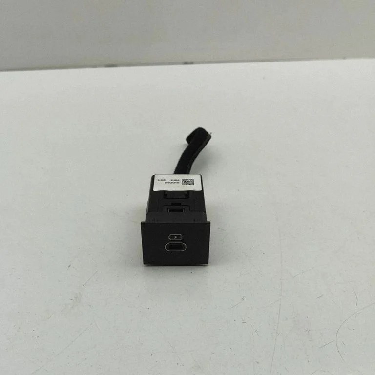 Gniazdo USB 96125EV000
