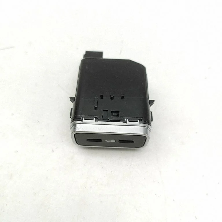 USB ligzda – Mercedes-Benz GLE klase W167 (2019-)