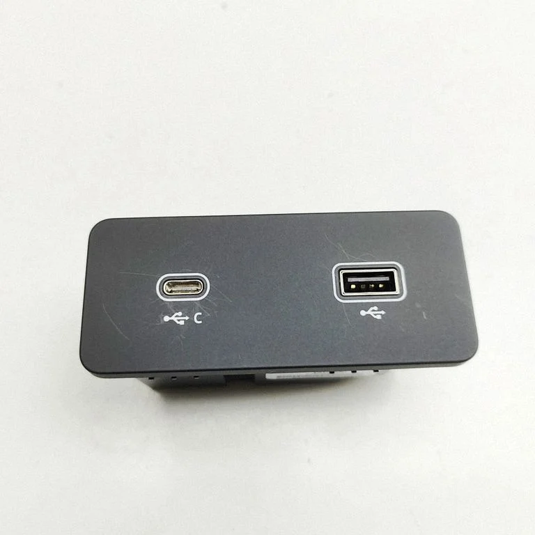 USB-pesa L8B219E110DD