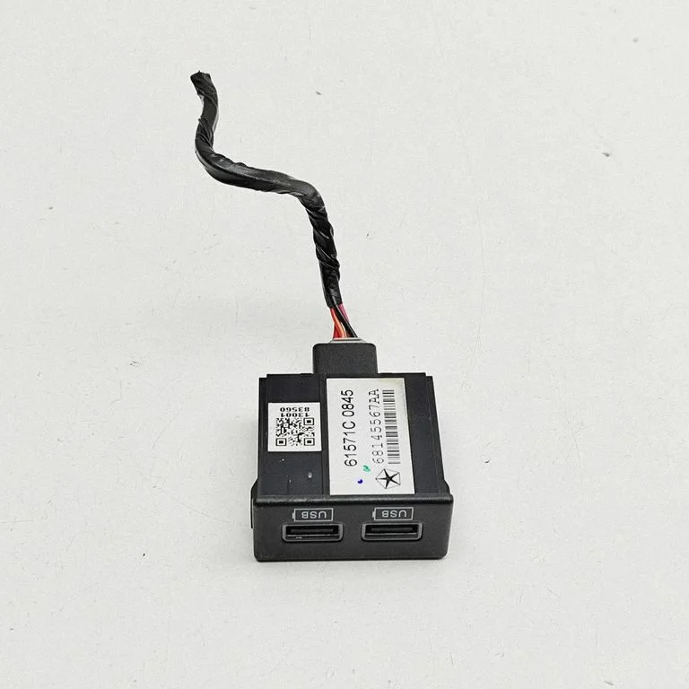 USB-pesa 68145567AA
