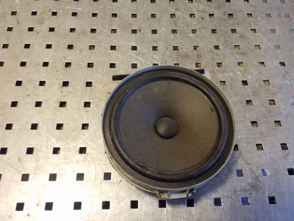 Front door speaker EAS16P647E5