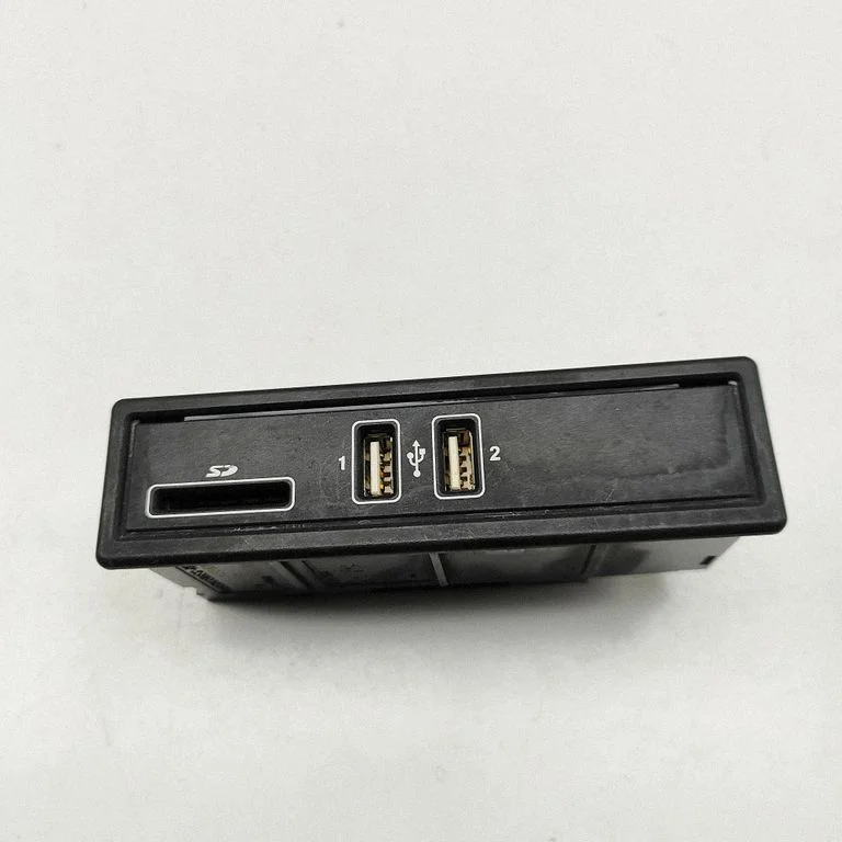 USB ligzda – Mercedes-Benz CLS klase C257 (2018-)
