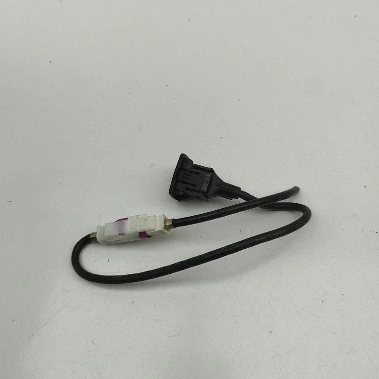 USB-pesa – Mercedes-Benz E-klass C207 W207 (2009-2017)