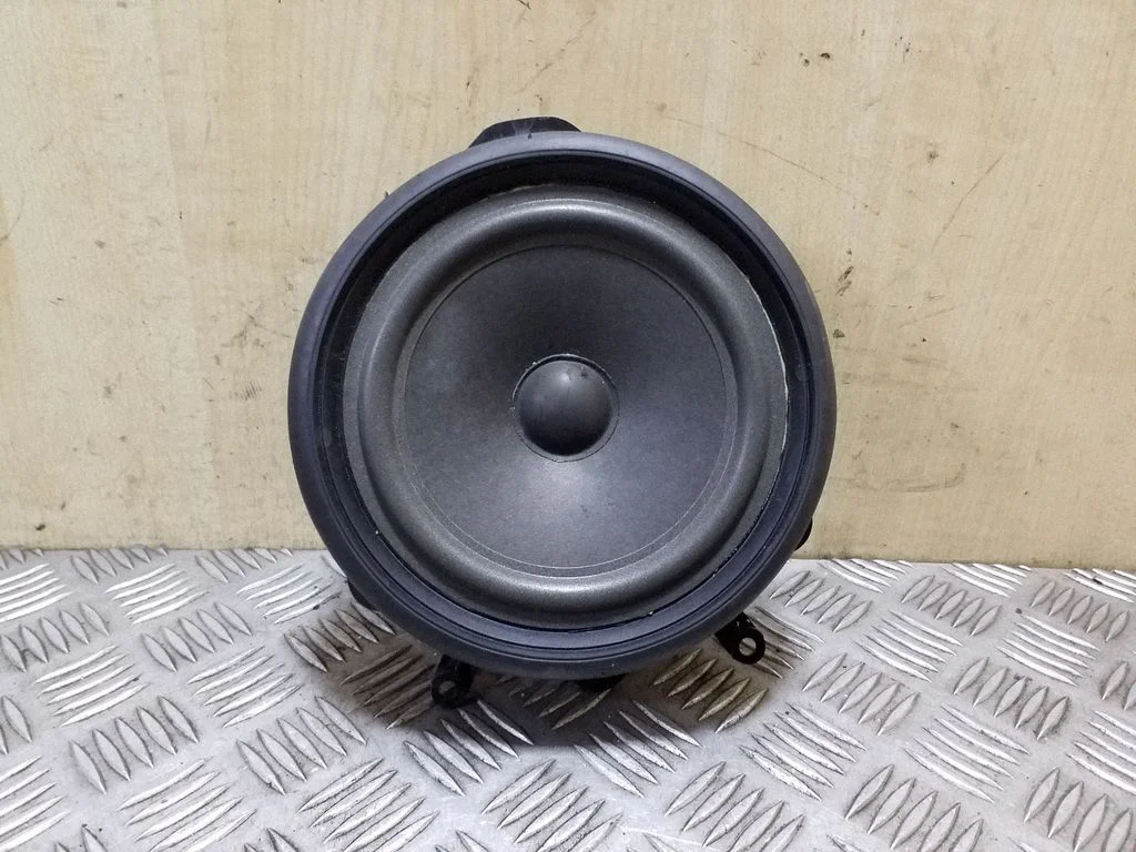 Front door speaker – Seat Exeo (3R) (2008-2013)