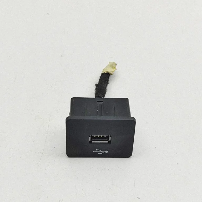 USB socket connector – Ford E-Transit (2020-)