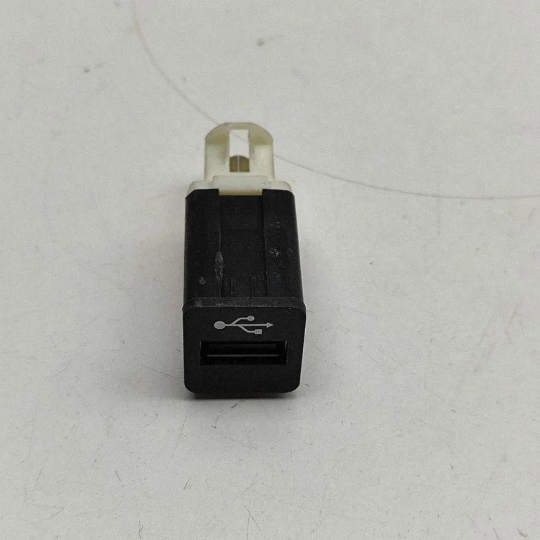 USB socket connector – BMW 5 Series F10 F11 (2009-2016)
