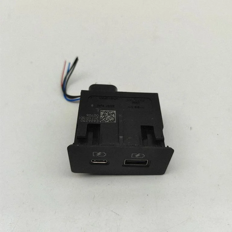 USB socket connector – Nissan Ariya (2021-)