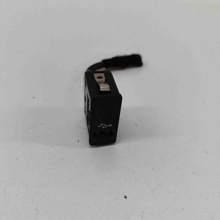 Gniazdo USB – BMW X2 F39 (2018-2023)