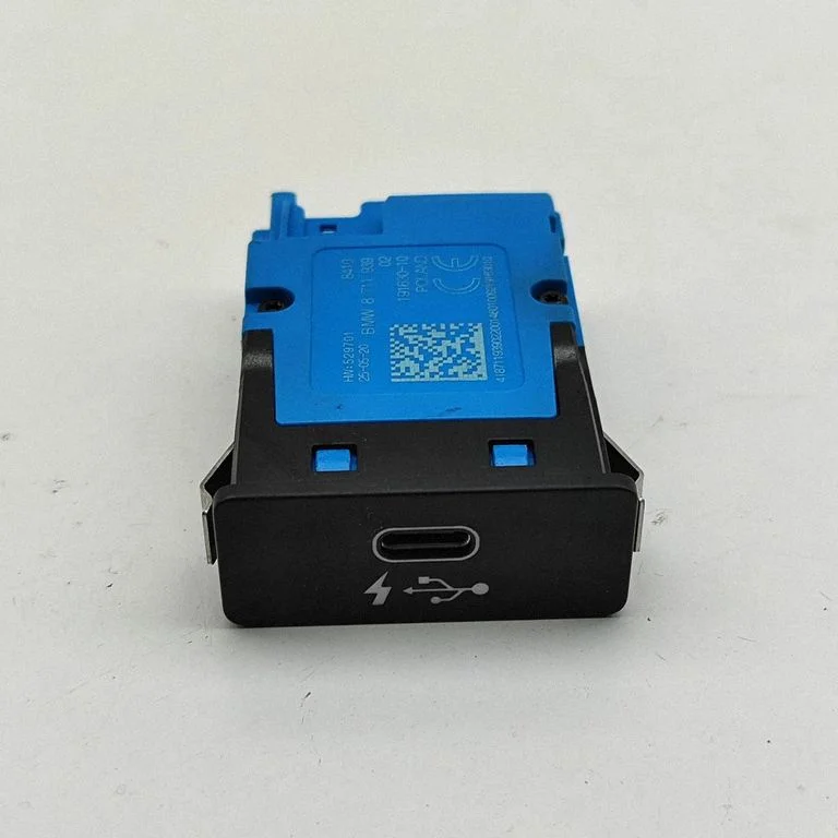 Gniazdo USB 8711939