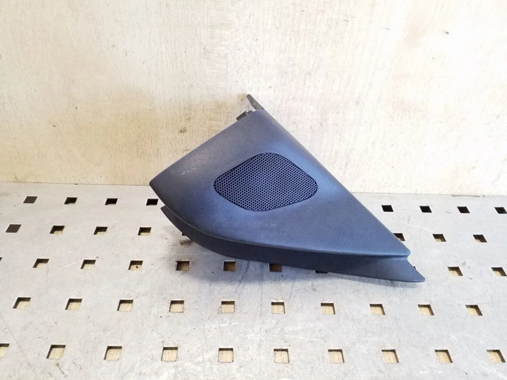Front door speaker – Mitsubishi Outlander (2001-2007)