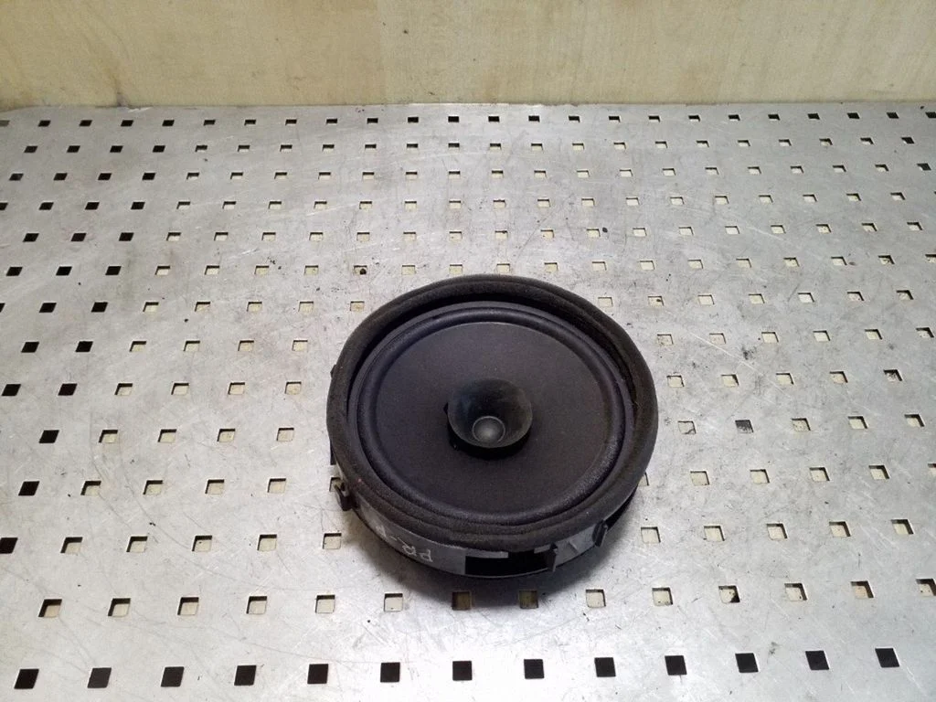 Front door speaker 8720A017