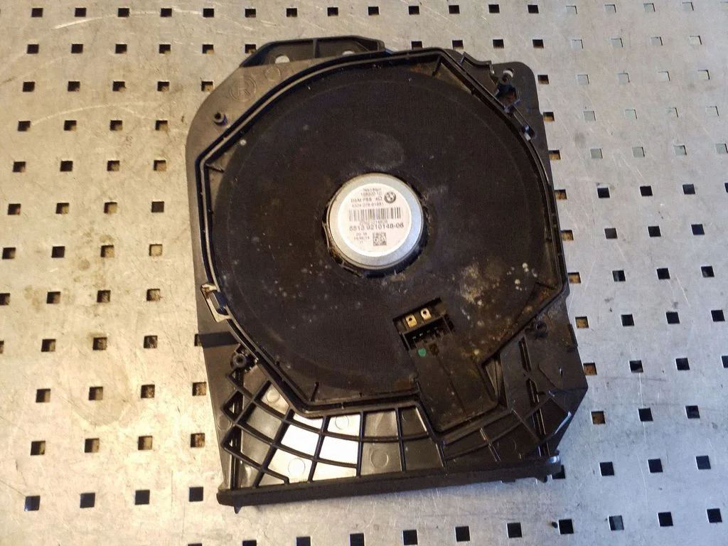 Subwoofer speaker 65139210148