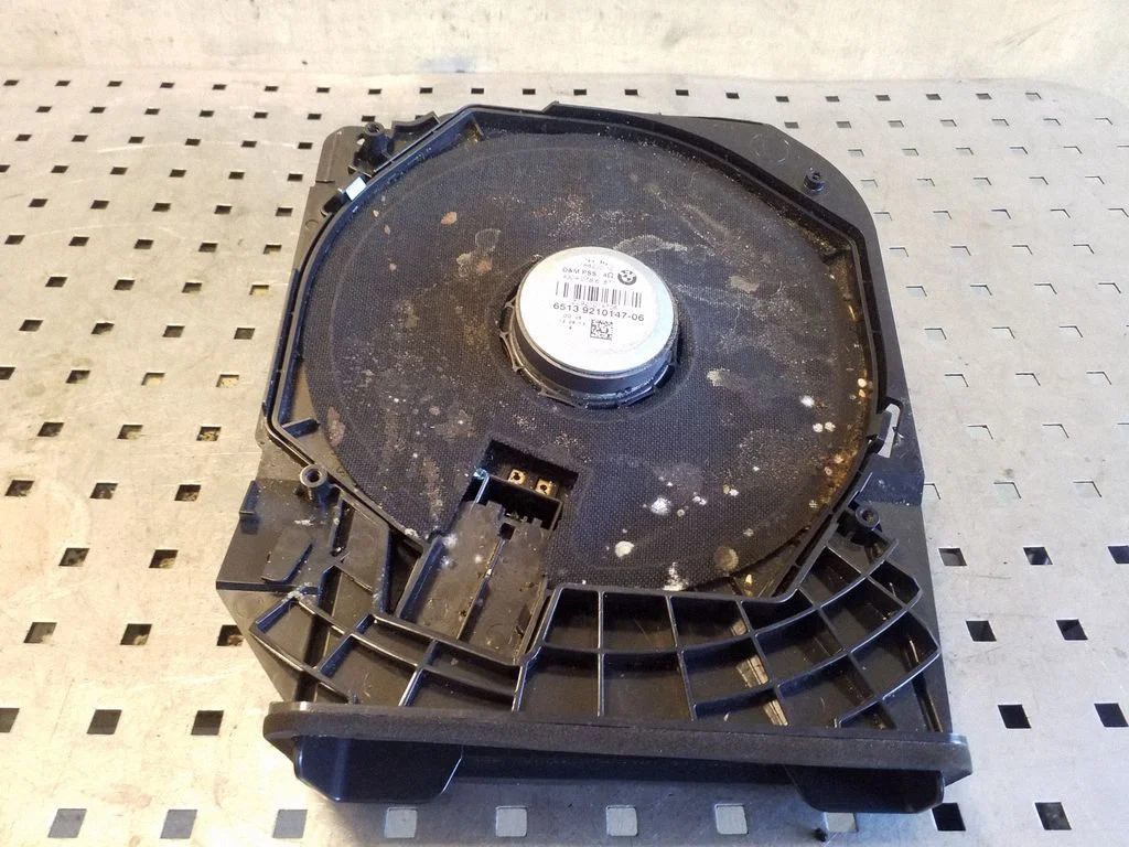 Subwoofer speaker 65139210147
