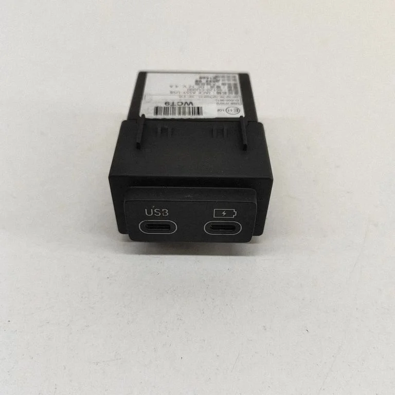USB-pesa 96120CU000NNB – Genesis GV60 (2021-)