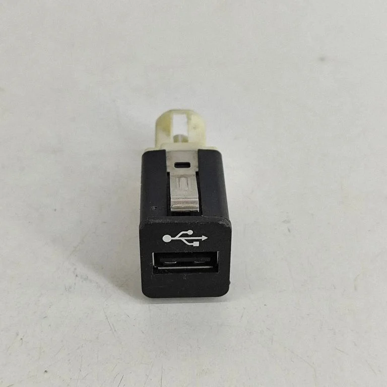USB socket connector – BMW X6 E71 (2008-2014)