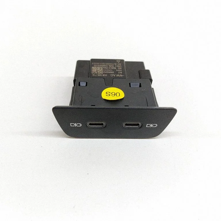 USB-pesa – Volkswagen T-Roc (2017-2025)