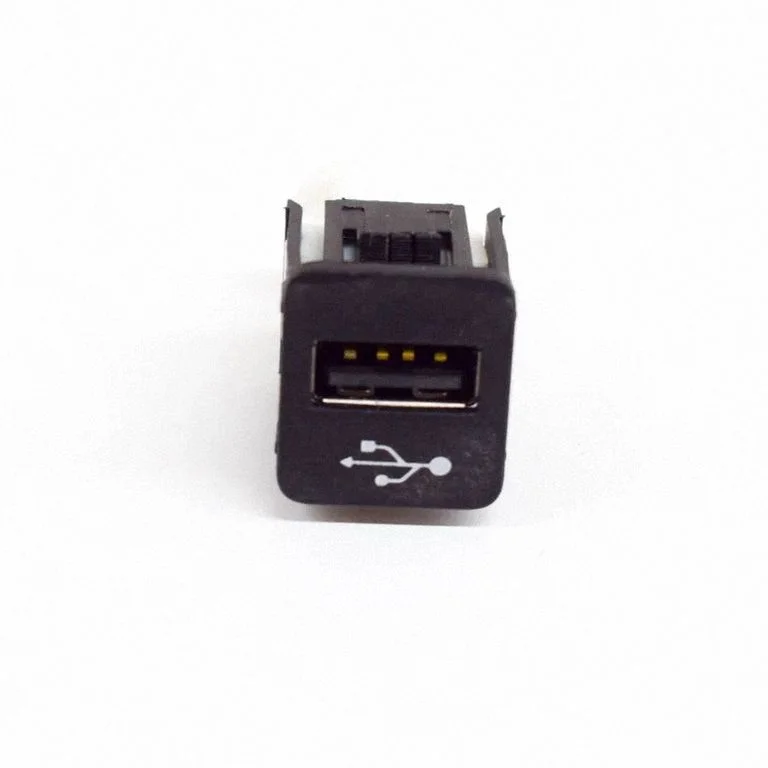 USB ligzda – BMW 4. sērija G22 G23 G24 G26 (2020-)