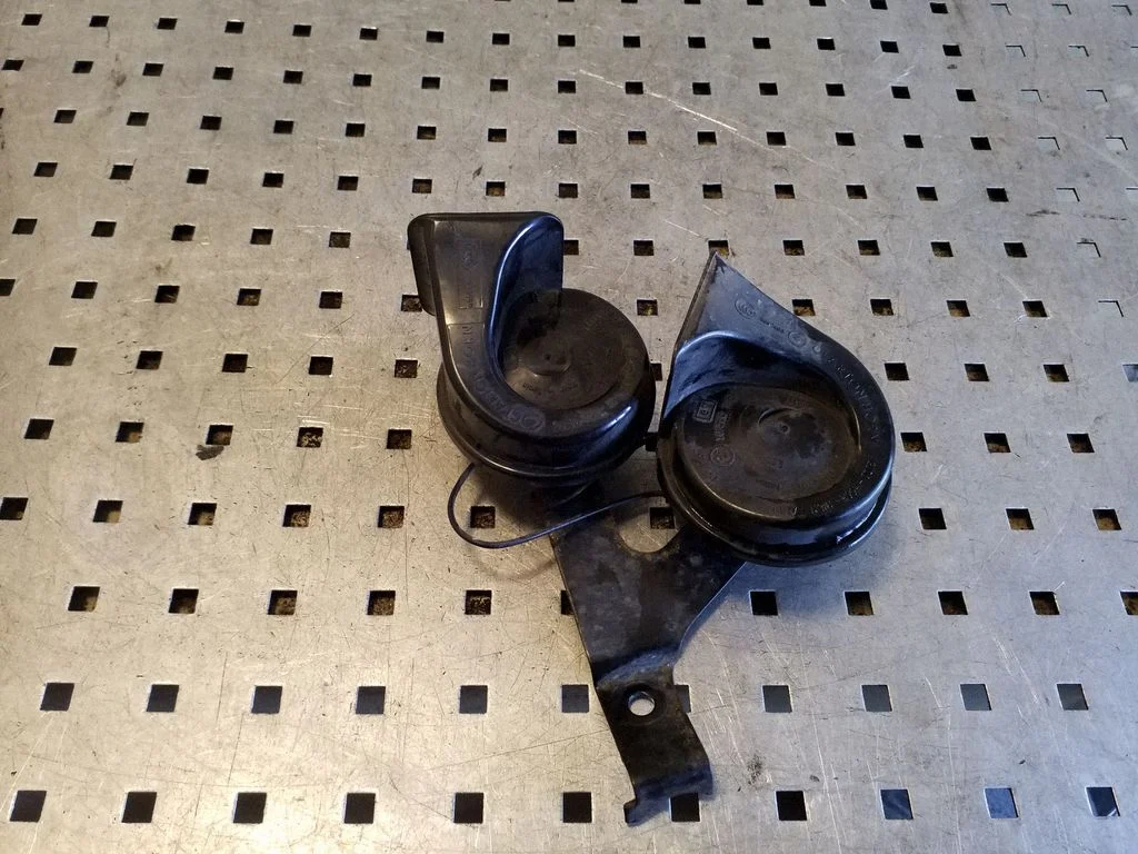 Horn signal 703881157