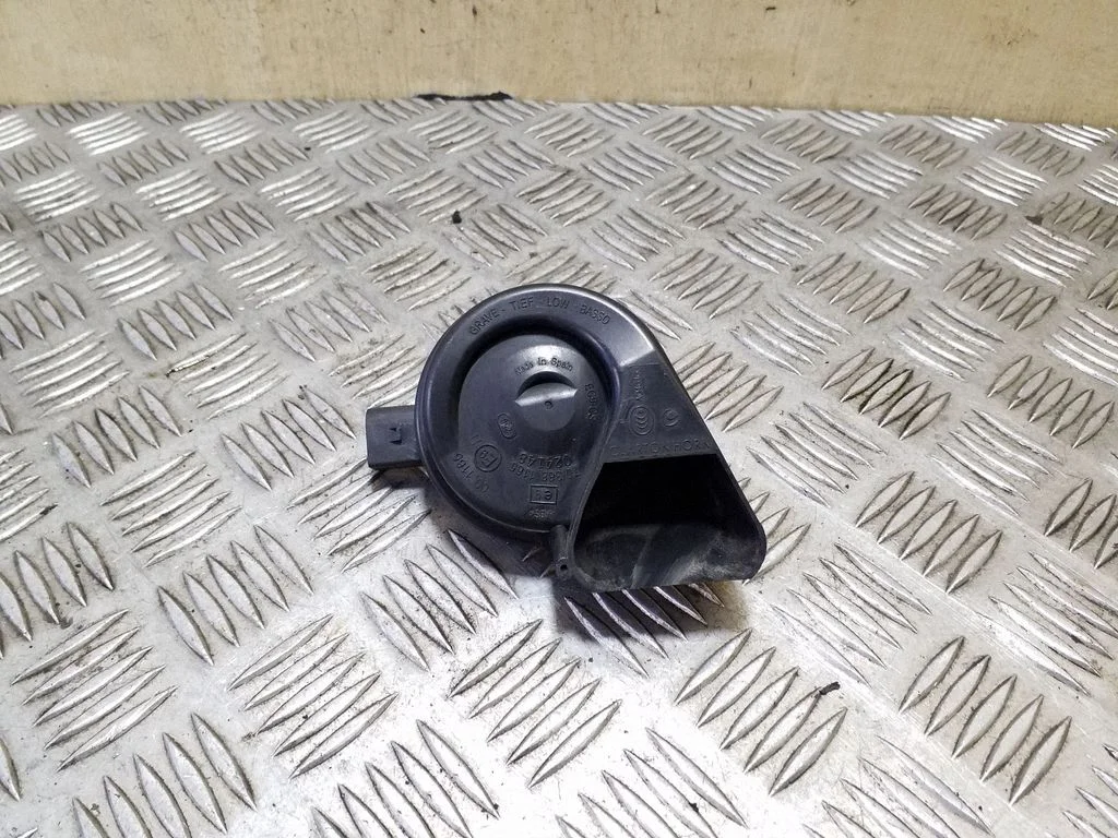 Horn signal 8T0951221