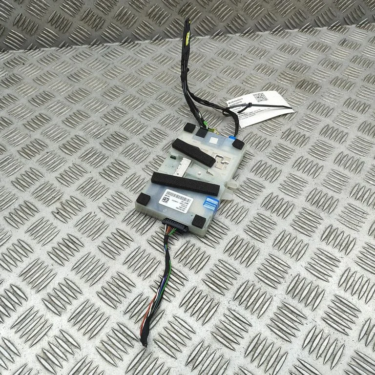 Multimediju kontrolieris 5B824D2