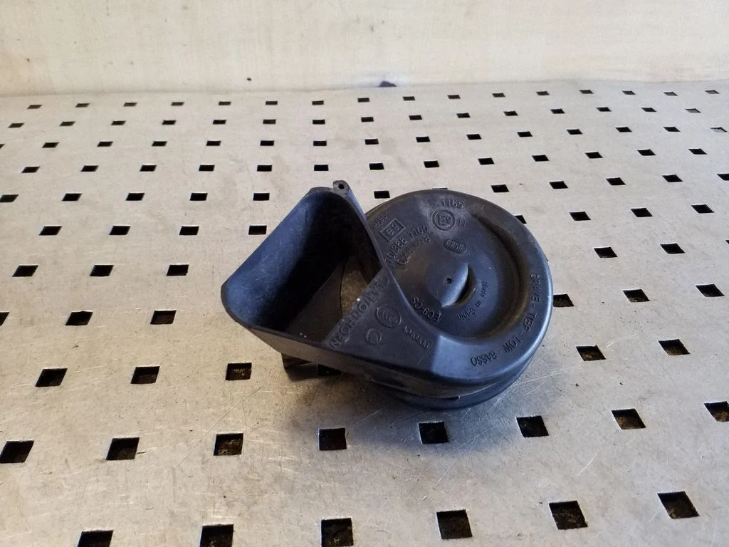 Horn signal – Audi A8 S8 D4 4H (2010-2016)