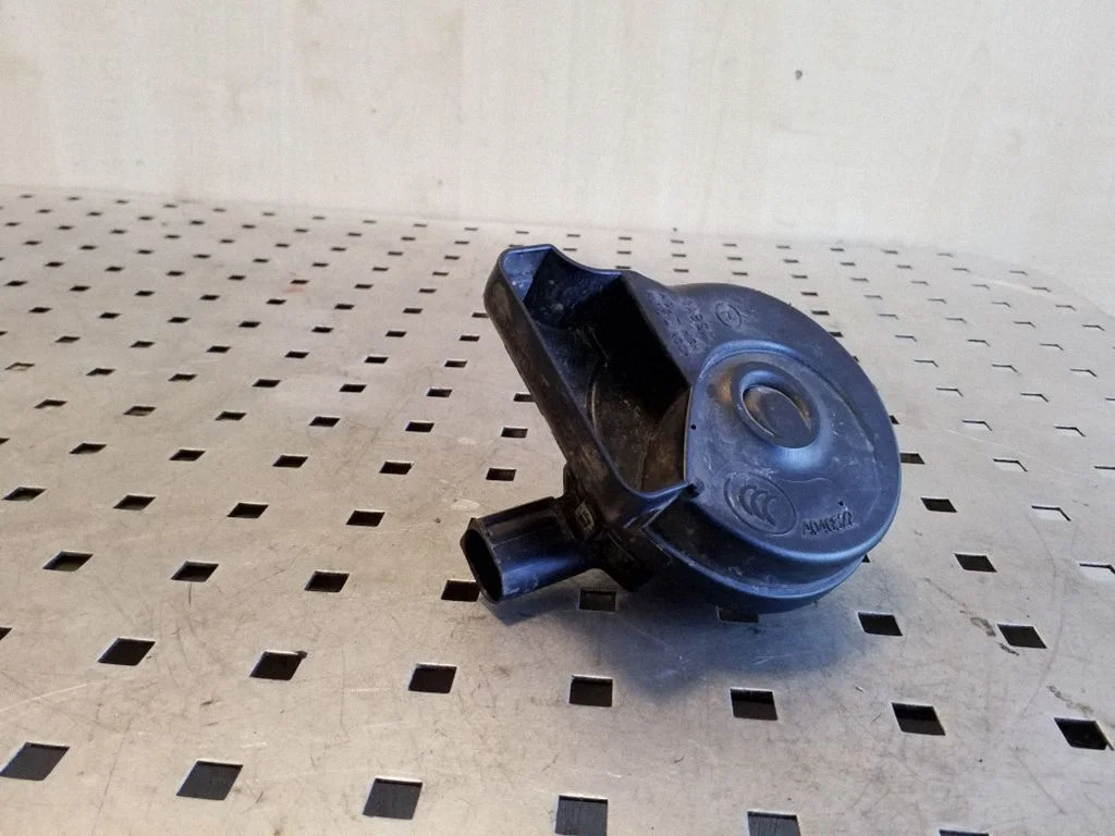 Horn signal A046522