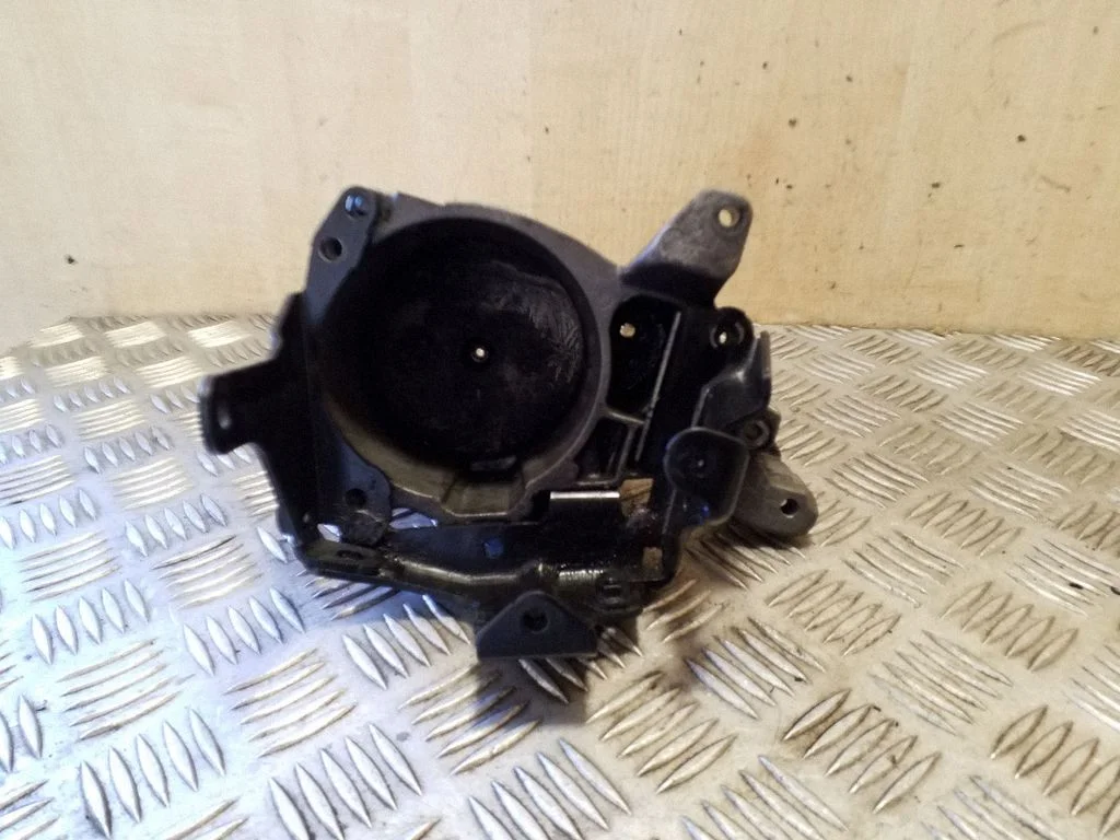 Fuel filter bracket/mount holder AV6Q9A072AB