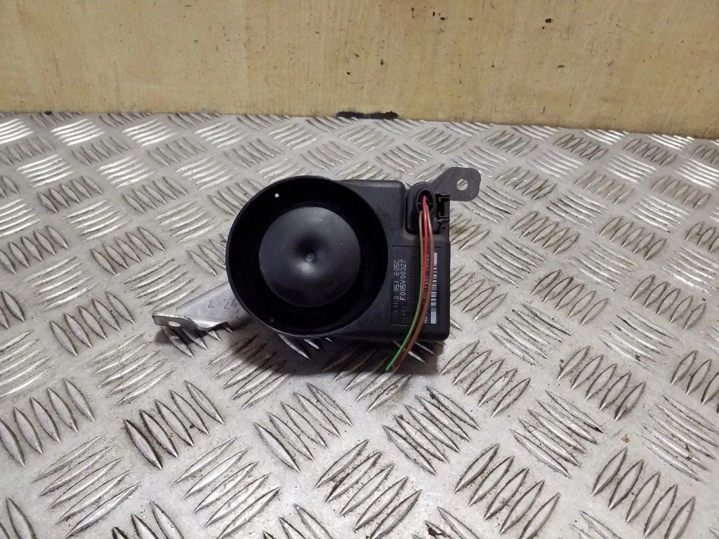 Alarm system siren – Volkswagen Touareg II (2010-2018)