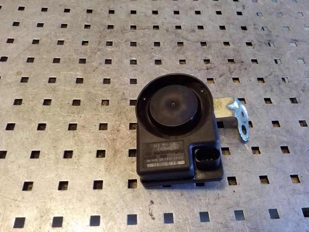 Alarm system siren 1K0951605C
