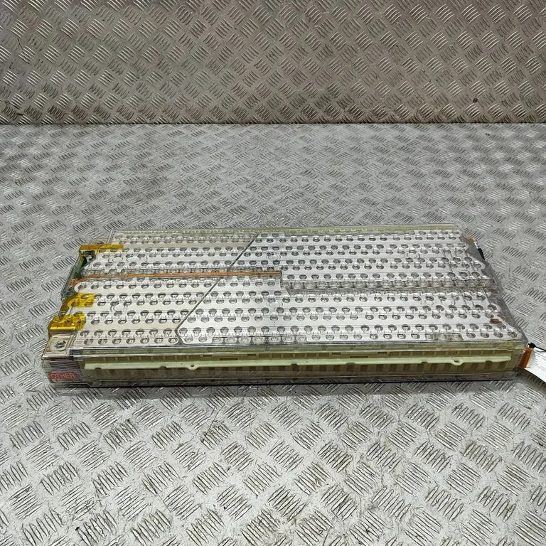 Hibrīda/elektromobiļa akumulators 108720900A