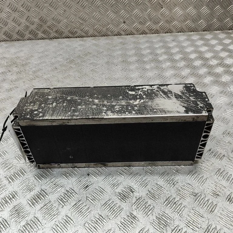Hibrīda/elektromobiļa akumulators 9833039180