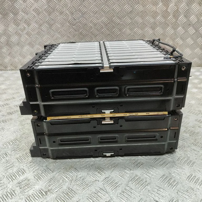 Hibrīda/elektromobiļa akumulators 375J4G7521