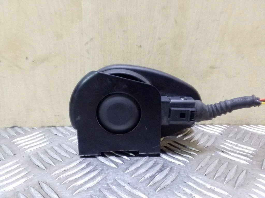 Alarm system siren – Volkswagen Passat B5.5 (2001-2005)
