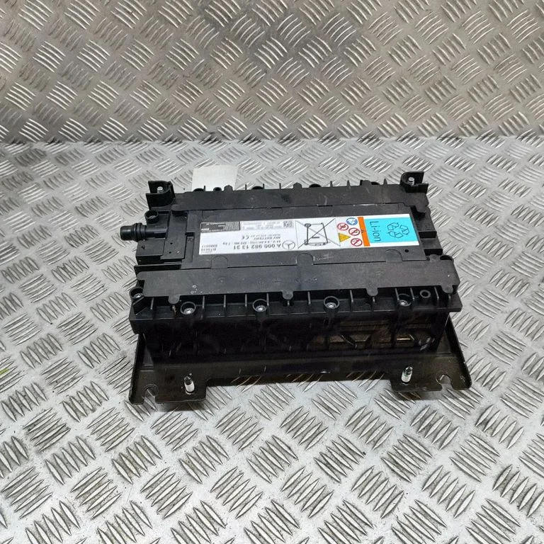 Hybrid / electric car battery A0009821331