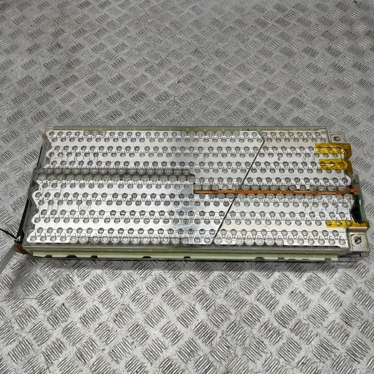 Hibrido/ elektromobilio akumuliatorius