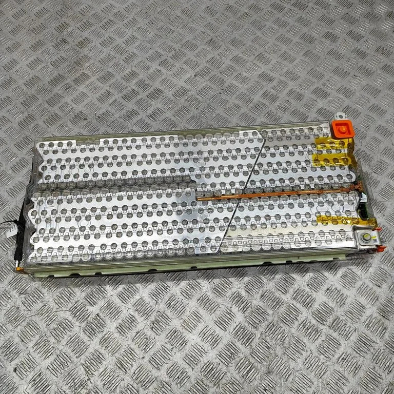 Hibrido/ elektromobilio akumuliatorius